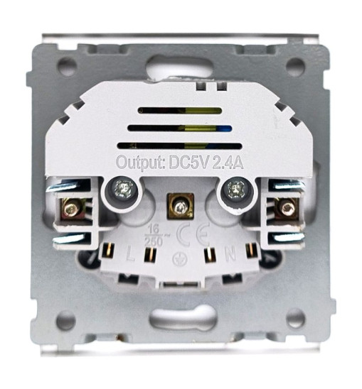 Panaica E05 Վարդակ հողանցումով Type-C/USB / սպիտակ